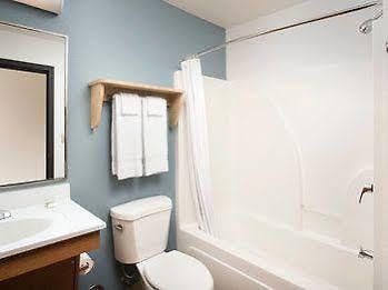 Value Place Cleveland Oh Hotel Bagian luar foto