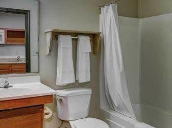 Value Place Cleveland Oh Hotel Bagian luar foto